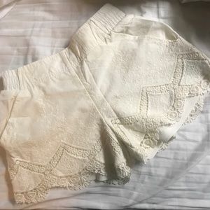 White Lace Shorts 🍹